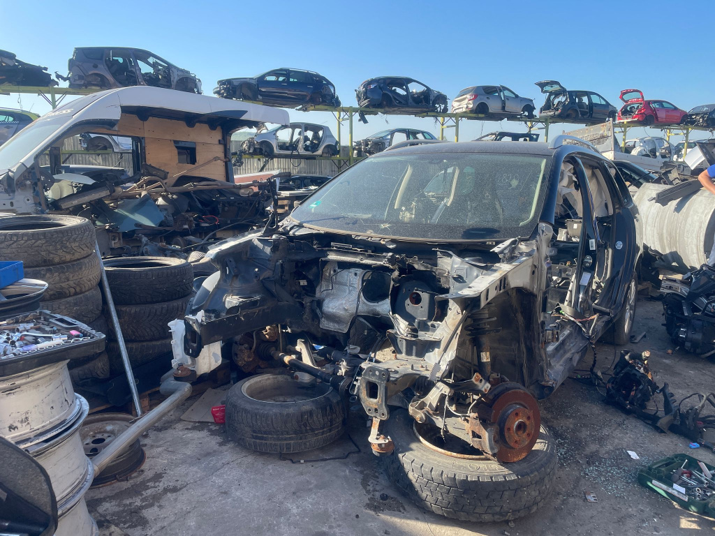 Dezmembram Volkswagen VW Golf 6 [2008 - 2015] 1.6 tdi cayc