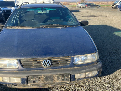 Dezmembram Volkswagen VW Passat B4 [1993 - 1997] wagon 1.9 TDI MT (90 hp)
