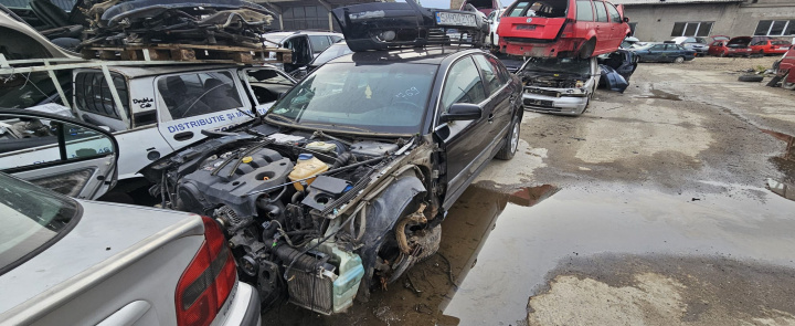 Dezmembram Volkswagen VW Passat B5.5 [facelift] [2000 - 2005] Sedan