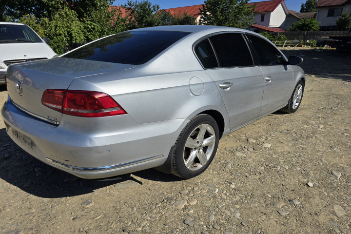 Dezmembram Volkswagen VW Passat B7 [2010