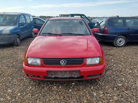 Dezmembram Volkswagen VW Polo 3 6N [1994 - 2001] Variant wagon 1.4 MT (60 hp)