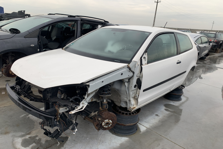 Dezmembram Volkswagen VW Polo 4 9N [facelift] [2005 - 2009] Hatchback 5-usi 1.4 TD MT (70 hp)