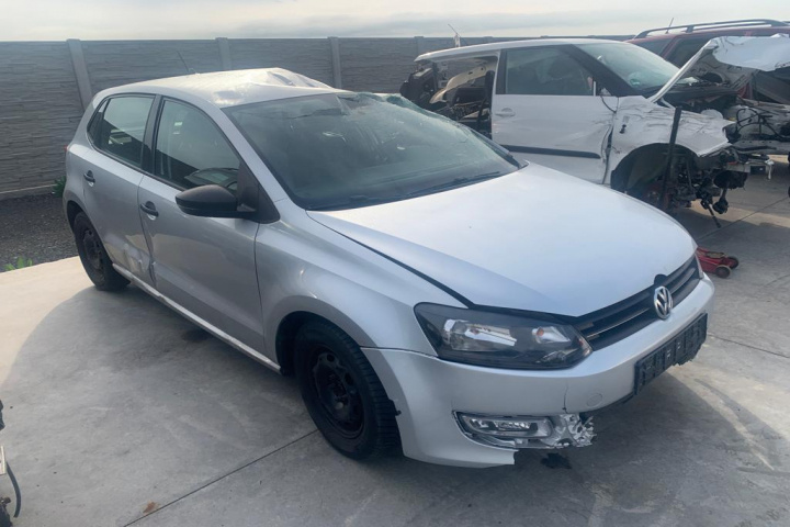 Dezmembram Volkswagen VW Polo 5 6R [2009 - 2015] CrossPolo hatchback 5-usi 1.6 TDi MT (75 hp)