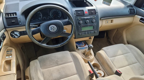 Dezmembram Volkswagen VW Touran [2003 - 