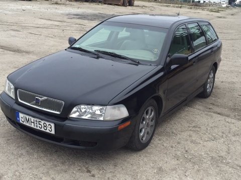 Dezmembram volvo V40 19dti 2002