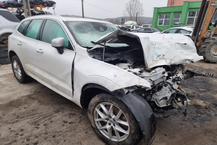 Dezmembram Volvo XC60 2 [2017 - 2020] 2.