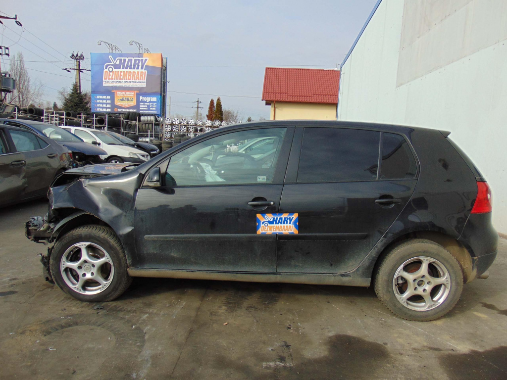 Dezmembram VW Golf 5, 1.4 16V, Tip Motor BCA, An fabricatie 2005