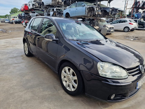 Dezmembram Vw Golf 5, Diesel BKD, 140 cp, cutie manuala 6 viteze, scaune R-Line