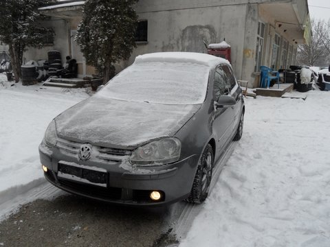 Dezmembram vw golf 5,motor 1,9 tdi,tip bls din 2008