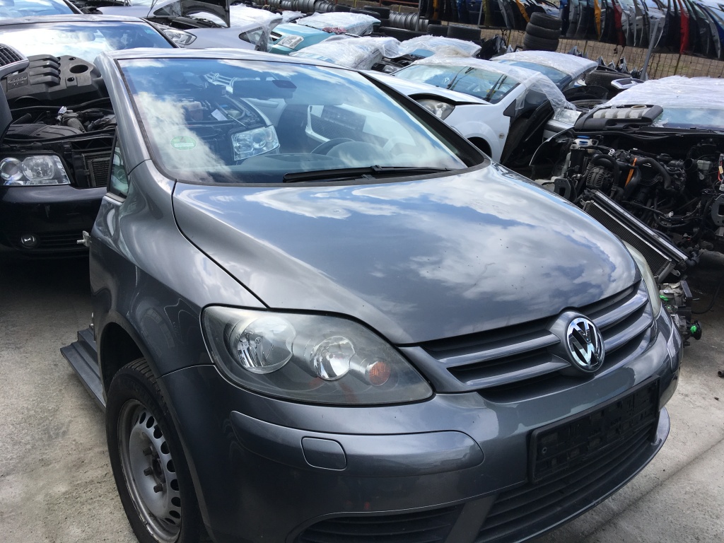 Dezmembram VW GOLF 5 PLUS 1.9 tdi 2007