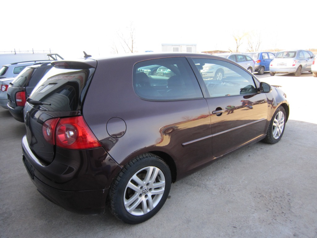 Dezmembram VW Golf5 2.0 TDI cod motor BK