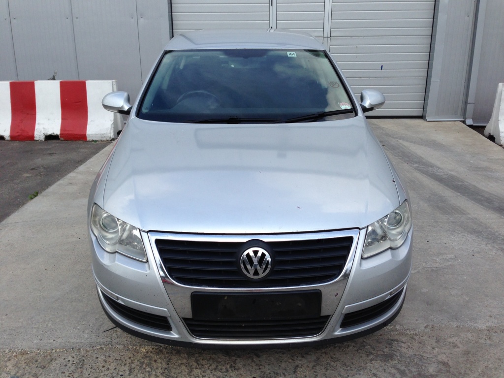 Dezmembram VW PASSAT 1.9 TDI 2006 BXE