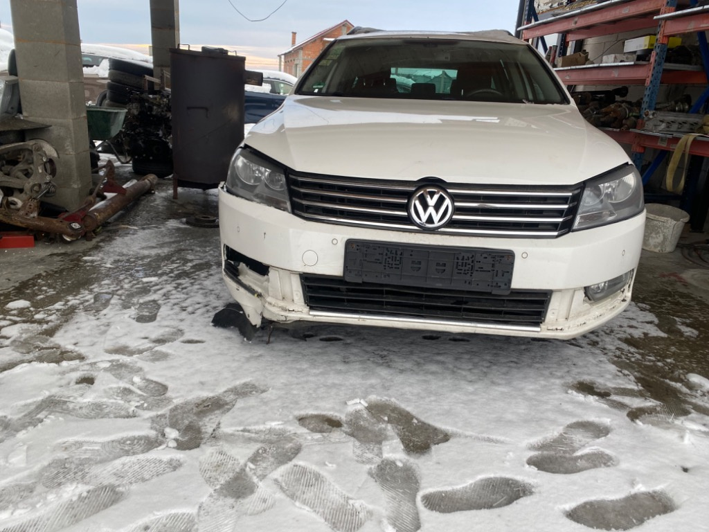Dezmembram VW Passat b7 1.6 TDI cod CAYC an 2014 cutie manuală 6-+1 combi