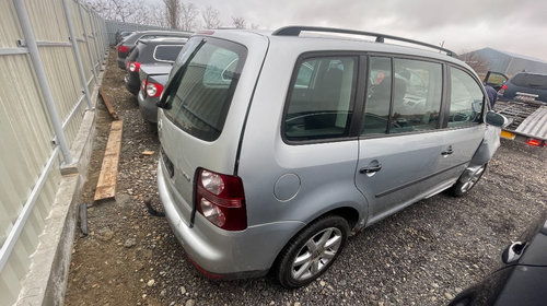 Dezmembram VW Touran 1,9 BLS