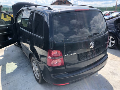 Dezmembram VW Touran 1.9 tdi cod BXE 2009 Facelift