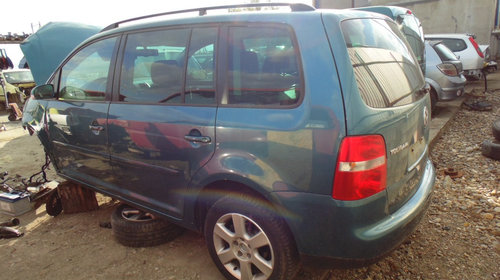 Dezmembram VW Touran an 2004 motor 2.0 T