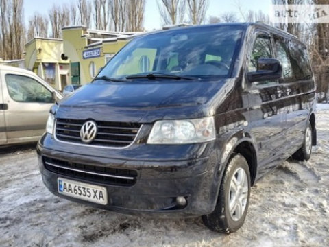 Dezmembram VW Transporter T5 motor 2,5 Diesel AXD