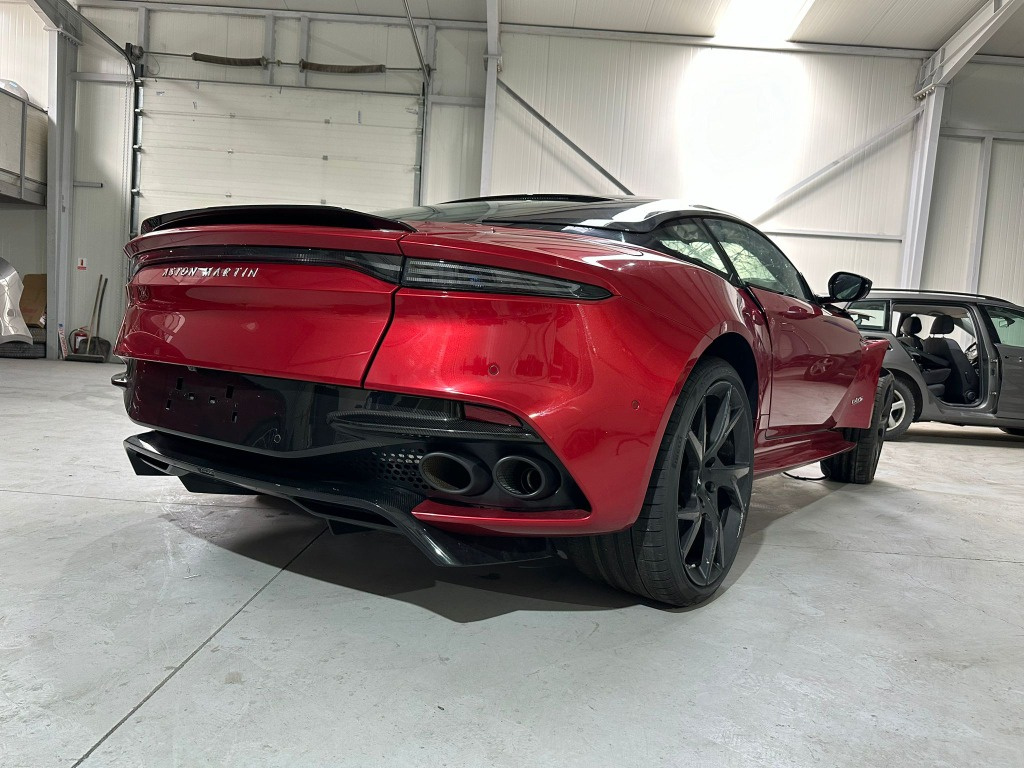DEZMEMBRARI ASTON MARTIN DBS 5.2 533 KW 