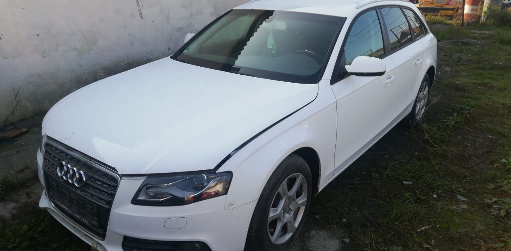Dezmembrari audi a4 b8 an fabricatie 2010 motor 2.0 caga fata completa jante usi injectie completa