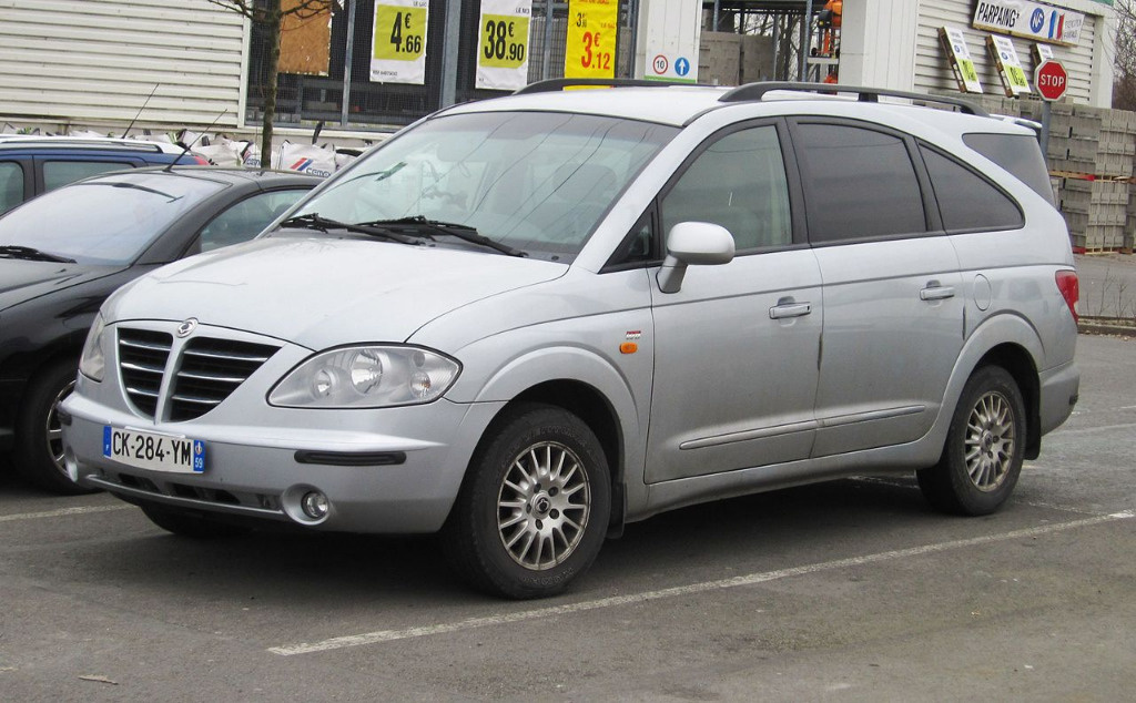 Dezmembrari/dezmembram SSang Yong Rodius 2.7 4x4 an 2005