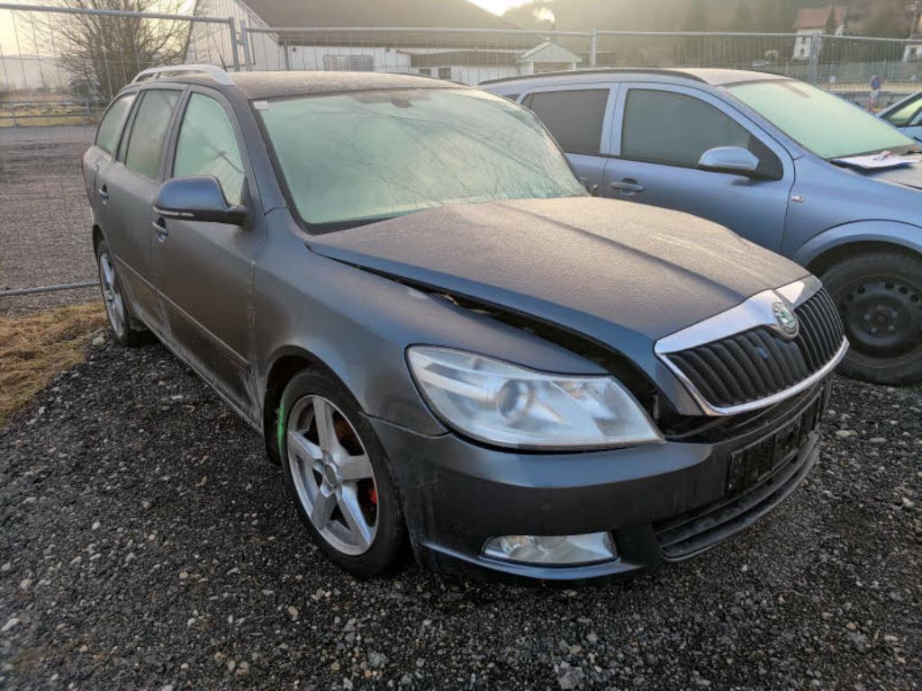 Dezmembrari / dezmembrari piese auto Skoda Octavia ii 2009 1.6 tdi CAYC cutie 5+1T LHW 220341 km