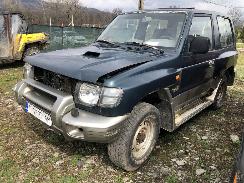 Dezmembrari dezmembrari piese dez mitsubishi pajero 2800 mk2 shogun diesel 4x4 stanga