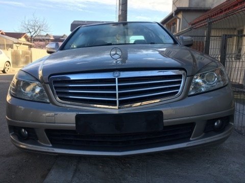 Dezmembrari Mercedes-Benz w204 2010