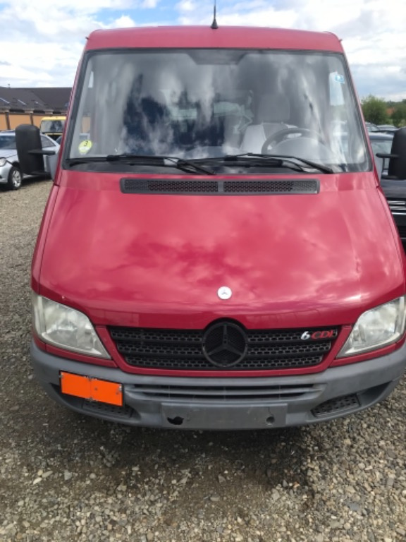 Dezmembrari Mercedes Sprinter Kombi 208 CDI