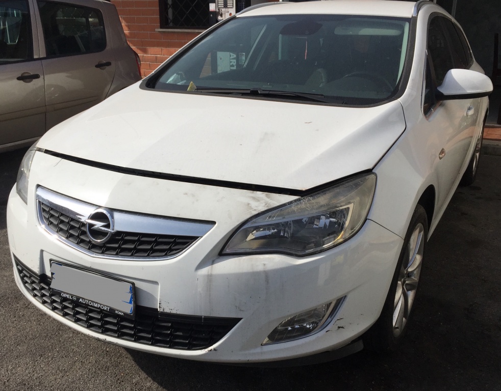 Dezmembrari Opel Astra J (2013) 1.7 CDTI ecoFLEX
