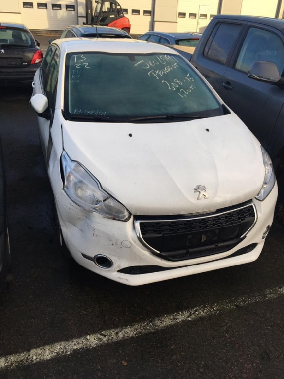 Dezmembrari Peugeot 208 1.2 2012 2013 2014 2015
