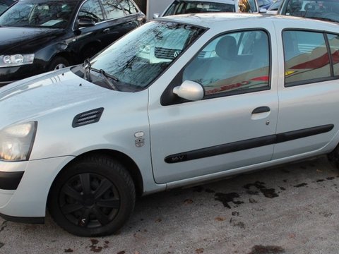 Dezmembrari Renault Clio 2 1.2 16v 2002