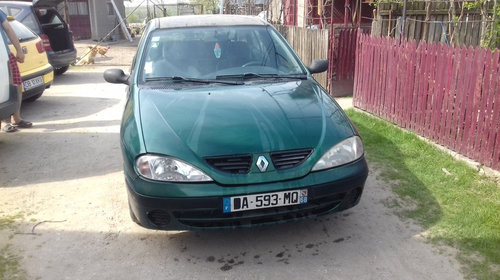 Dezmembrari Renault Megane 1 hatchback 1