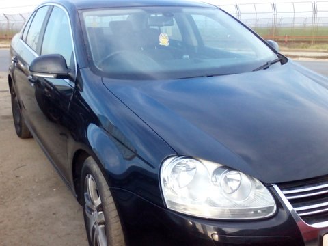 Dezmembrez vw jetta an 2007 1.9 tdi tip bxe cutie DSG