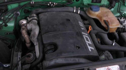 dezmembrez audi a4 1.9 tdi