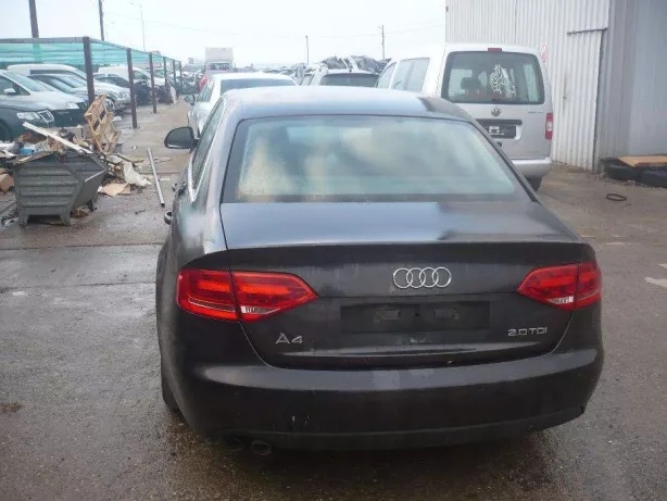 Dezmembrez Audi A4 8K Sedan 2.0 TDI Maro