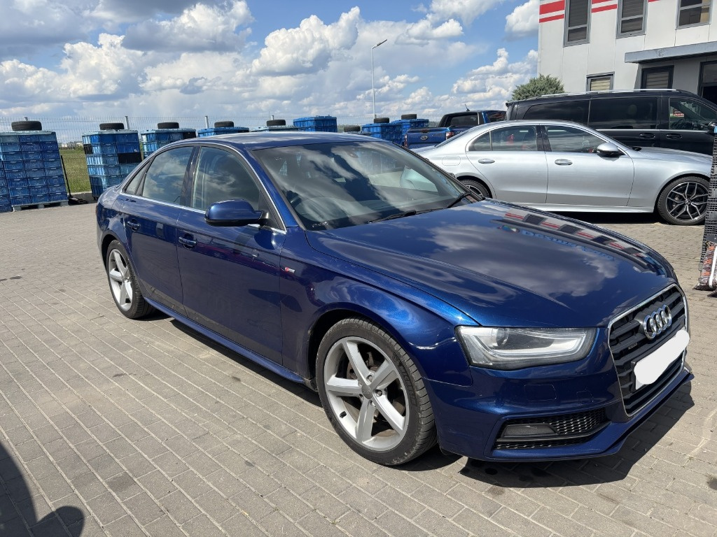 Dezmembrez Audi A4 (8K2, B8) facelift 2.0 TDI 2013, CGLC