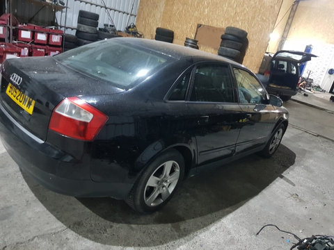 Dezmembrez Audi A4 B6 1.9 TDi 101 cai motor AVB din 2002