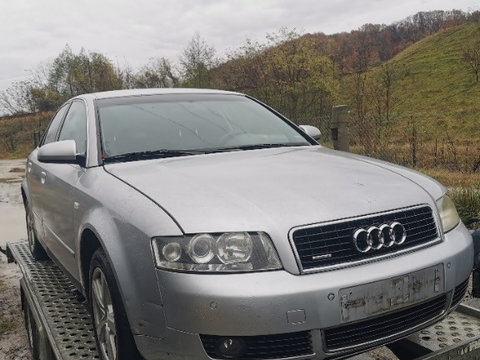 Dezmembrez Audi A4 B6 2002 2.5 Tdi AKE Quattro culoare LY7W