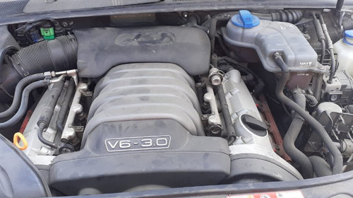 Dezmembrez Audi A4 B6, motor 3.0 Benzina