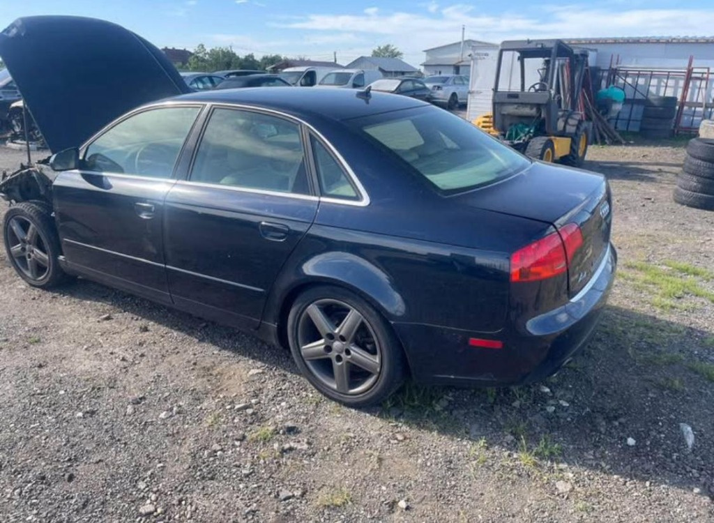 Dezmembrez Audi A4 B7 2008 - 2.0