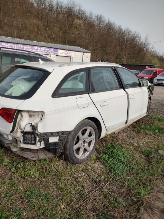 Dezmembrez Audi A4 B8 2009 Break 2.0