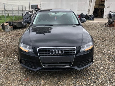 Dezmembrez Audi A4 B8 2009, motor 2,0tdi tip CAG, cutie Manuala 6t