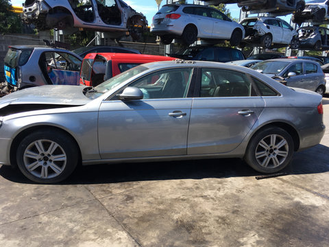 Dezmembrez Audi A4 B8 2009 Sedan 2.0 TDI