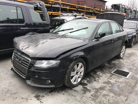 Dezmembrez Audi A4 B8 2010 berlina 2,0 tdi