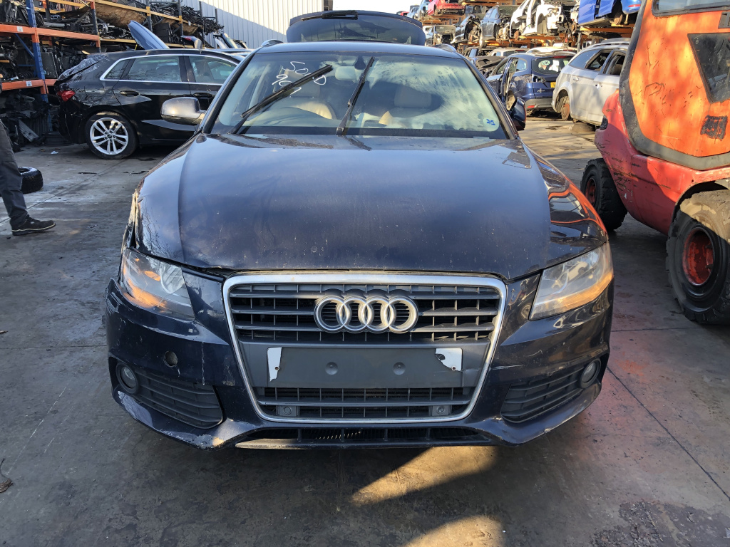 Dezmembrez Audi A4 B8 2010 Combi 2.0 TDI