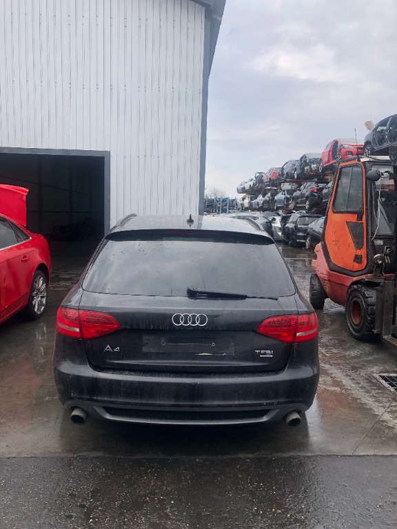 Dezmembrez Audi A4 B8 2012 COMBI 2,0