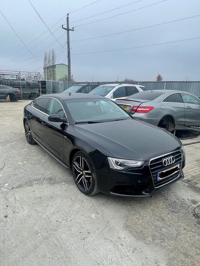 Dezmembrez audi A5 2.0 benzina TFSI in 4 uși