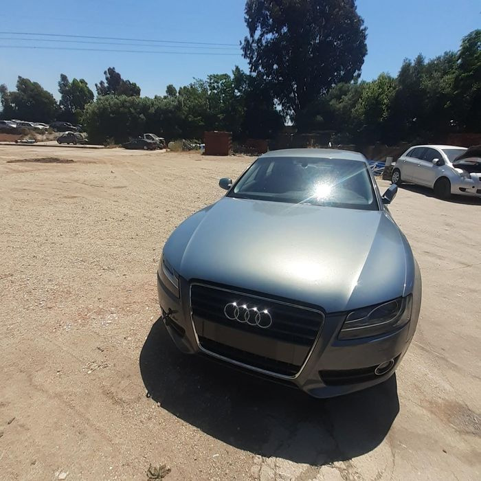 Dezmembrez Audi A5 2.0 tdi 2011