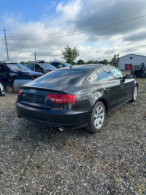 Dezmembrez Audi A5 2.0 tfsi manual 6 tre