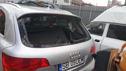 Dezmembrez audi q7 3.0 tdi casa 245 cai 